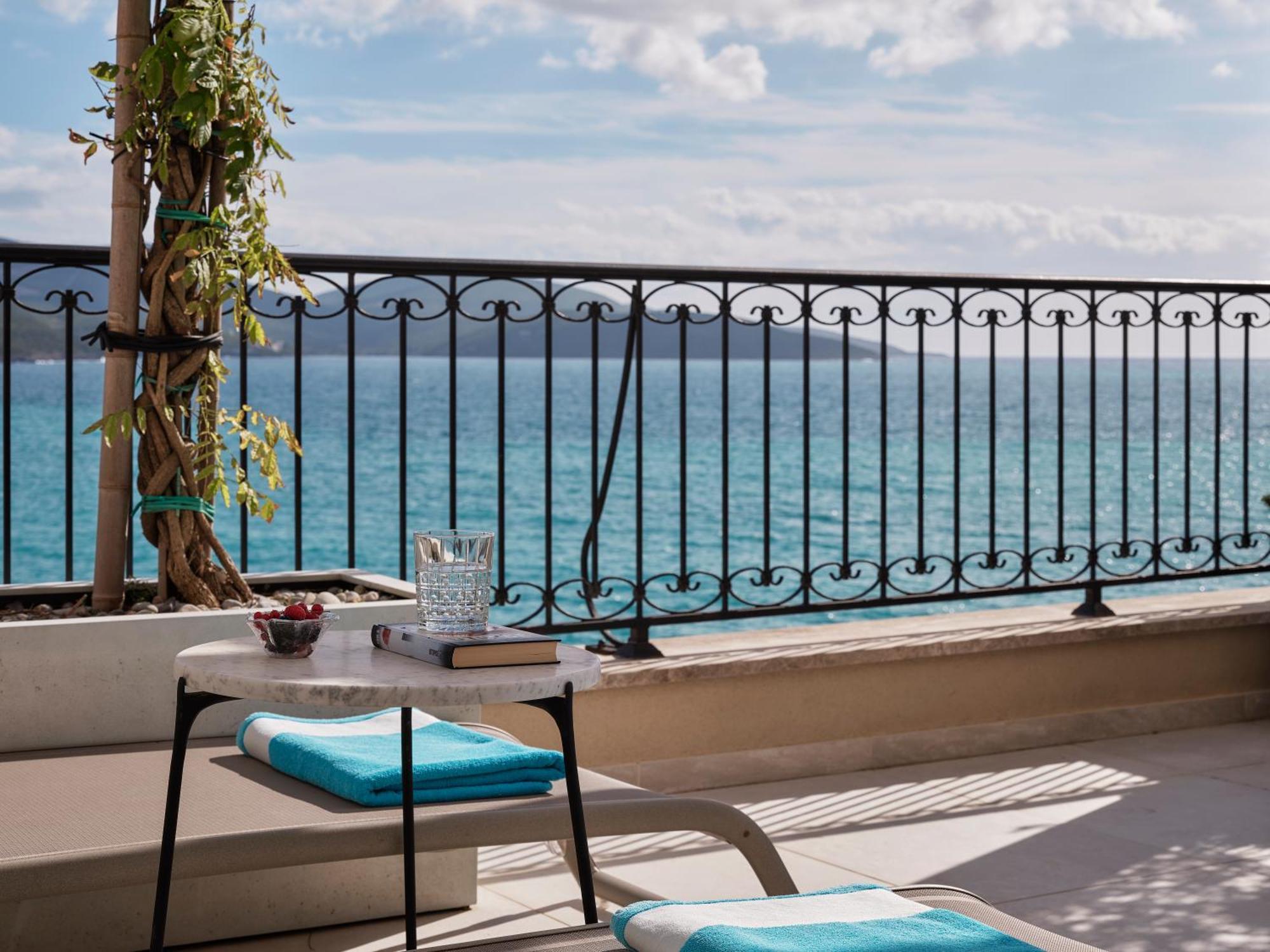 The Chedi Lustica Bay Hotel Tivat Exterior foto